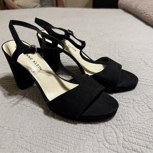 Anne Klein Black Suede T-Strap Block Heel Sandals